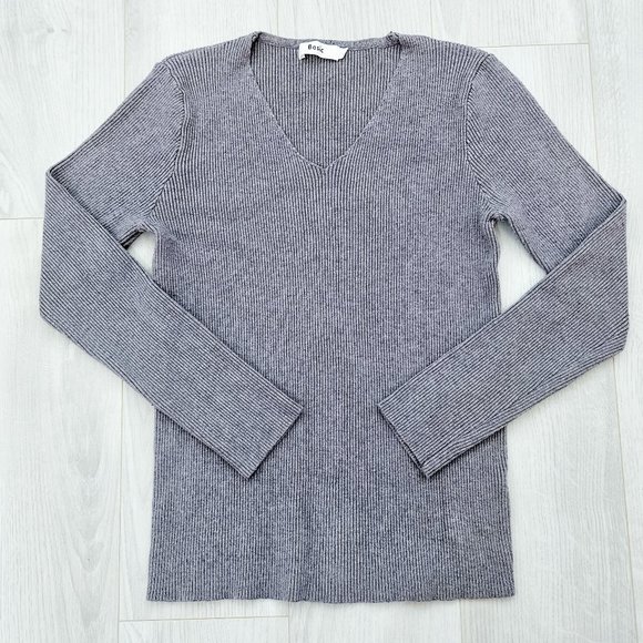 V-neck Sweater, Korean product - Picture 1 of 3